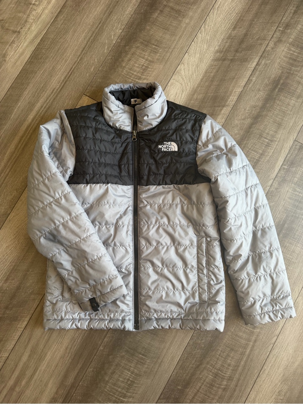The North Face Kids' Light Grey & Black Insulated Puffer Jacket Sz M (10/12)